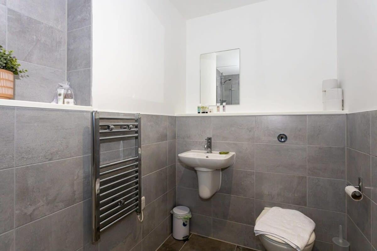 Stunning 2 Bed Apartment In Salford Amazing Views Manchester Zewnętrze zdjęcie