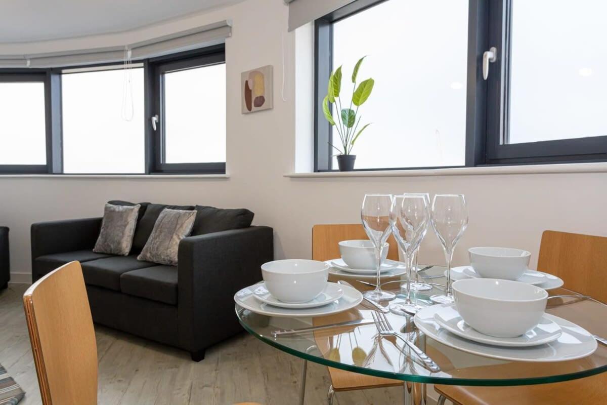Stunning 2 Bed Apartment In Salford Amazing Views Manchester Zewnętrze zdjęcie